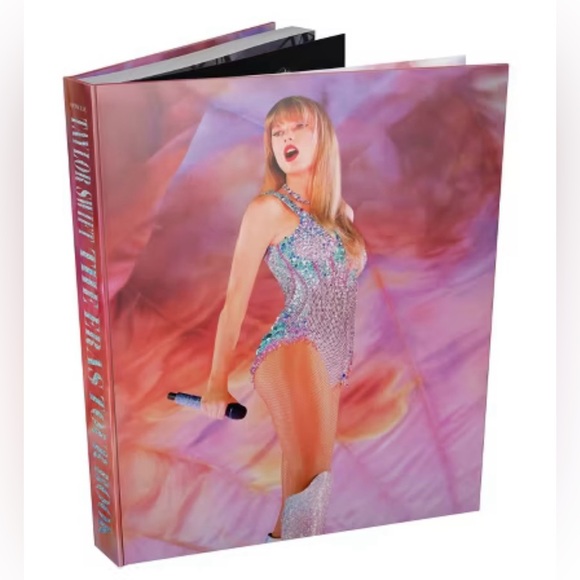 Official Taylor Swift | The Eras Tour Book (Target Exclusive- USA) - Picture 8 of 15